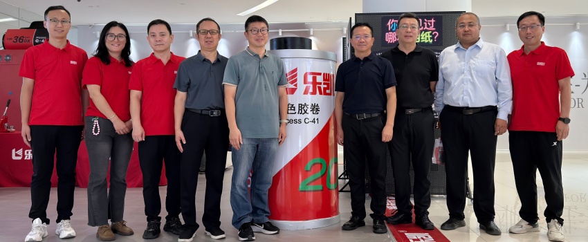 樂凱膠片國慶亮相保定萬博廣場(chǎng),8天沉浸式體驗(yàn)點(diǎn)燃市民光影熱情